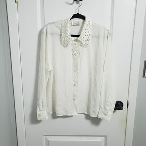 VINTAGE TRADITION White Floral Cutout Button Up Shirt Blouse